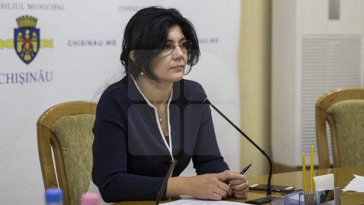 Silvia Radu face ordine în CMC. Primarul interimar a rugat consilierii să nu mai întârzie la şedinţe