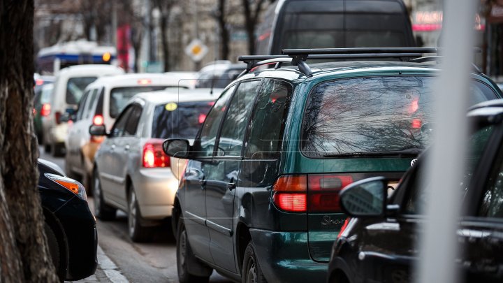 #InfoTrafic: Se circulă bară la bară pe mai multe străzi din Capitală