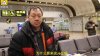 POVESTE EMOŢIONANTĂ. Cum arată bărbatul pentru care ACASĂ înseamnă, de 10 ani, un aeroport (VIDEO)