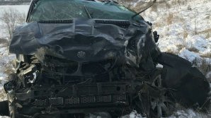 ACCIDENT GRAV cu doi răniţi, în apropiere de Autogara de Sud. O maşină s-a răsturnat şi a ajuns într-un şanţ (IMAGINI TERIFIANTE)