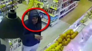 Îl cunoști? Sună la Poliție. A furat un laptop şi un telefon mobil (VIDEO)