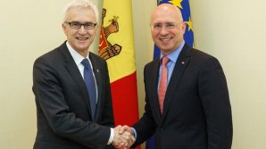 Jurgen Stock, în vizită la Chişinău. Şeful Interpolului a avut o întrevedere cu premierul Pavel Filip