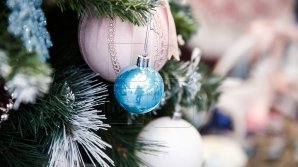 Ajunul Crăciunului! Camelia Ursu a colindat redacția PUBLIKA, dar şi telespectatorii (VIDEO)