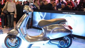 PUBLIKA ONLINE. Vespa va lansa în 2018 primul scuter electric