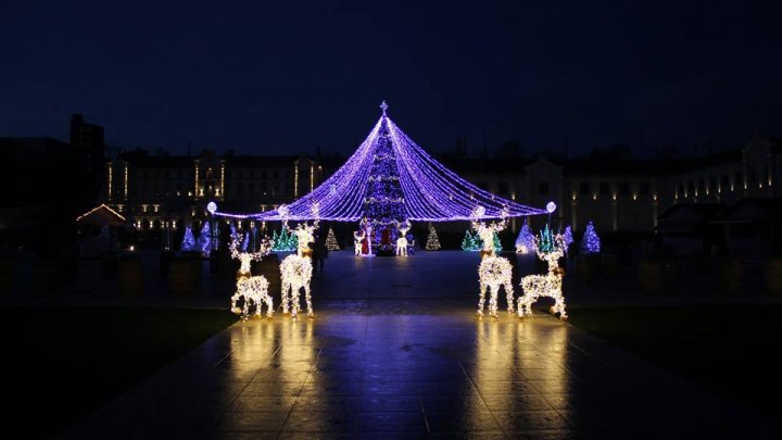 Poveste de iarnă la Castelul Mimi. Un târg de Crăciun a fost deschis în curtea vinăriei
