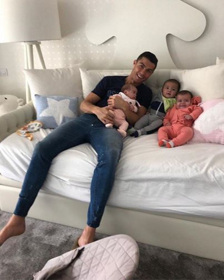 Crăciun cu Leo Messi și cu Cristiano Ronaldo. Cei doi așteaptă încă un moștenitor (FOTO)