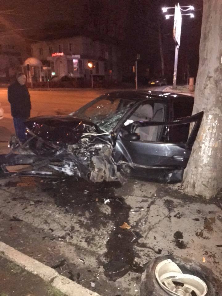 ACCIDENT CUMPLIT la intersecția străzilor Ion Creangă și Eugen Coca. Doi bărbaţi au ajuns în stare gravă la spital (FOTO)