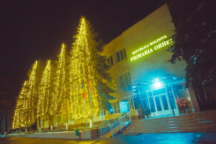 Orheiul scăldat în lumină de sărbători. Cum arată cel mai feeric oraş din Moldova 