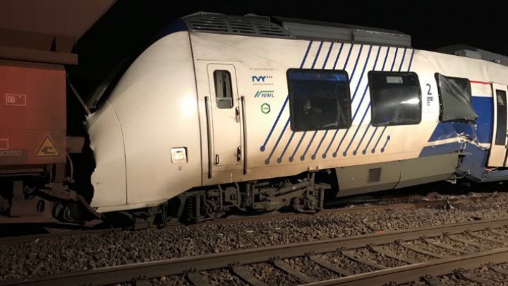 GRAV ACCIDENT FEROVIAR în Germania. 50 de oameni răniţi după ce un tren de pasageri s-a ciocnit frontal cu unul marfar