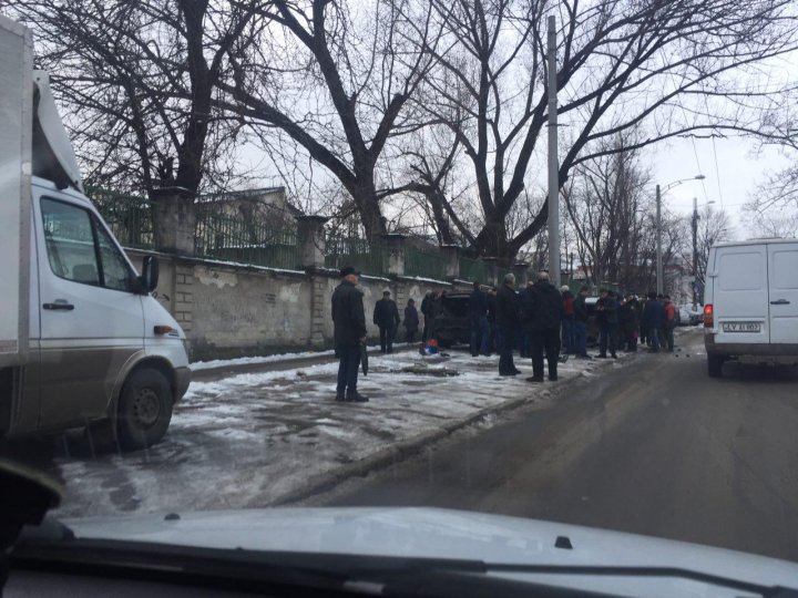 Cine este tânărul care a decedat în CUMPLITUL ACCIDENT de pe strada Tighina. Maşina avea cauciucuri de vară (FOTO/VIDEO)