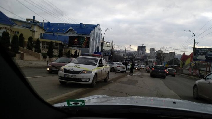 ACCIDENT GRAV pe strada Calea Orheiului. Poliţia, la faţa locului. În zonă s-au format ambuteiaje (FOTO)