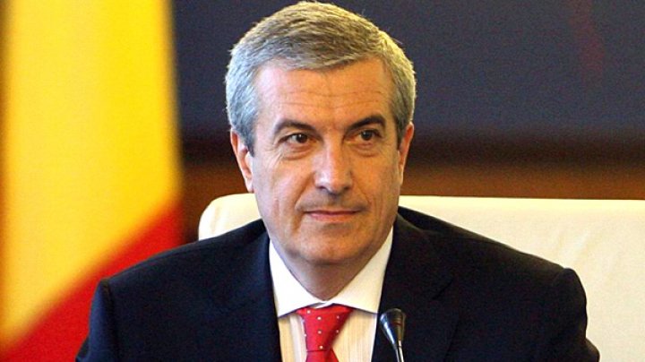 De Ziua Națională, Tăriceanu a împărțit șorici și vin fiert la sediul ALDE