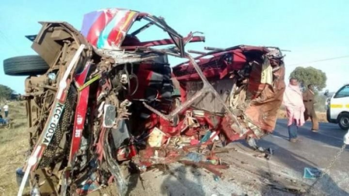 Accident GROAZNIC în Kenya. Cel puţin 30 de persoane au murit din cauza unei coliziuni dintre un autobuz şi un camion
