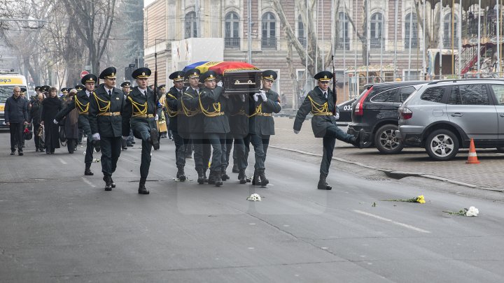 DOLIU în lumea dansului. Conducătorul Ansamblului Joc, Vladimir Curbet va fi petrecut pe ultimul drum