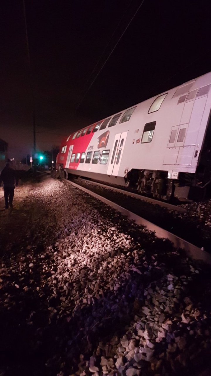 ACCIDENT FEROVIAR în Austria. Două trenuri s-au ciocnit violent. Cel puţin 20 de persoane sunt grav rănite