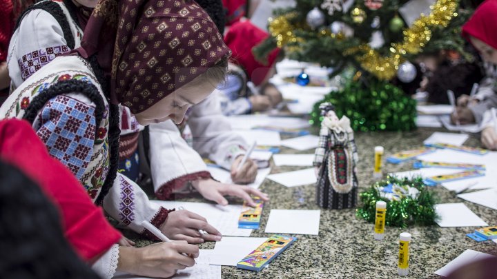 Primesc răspuns doar COPIII CUMINŢI! Micuţii din toată ţara, îndemnaţi să-i trimită scrisori lui Moş Crăciun (FOTO)