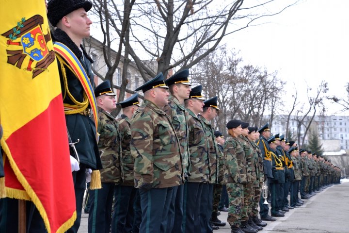 Peste 600 de tineri au depus jurământul militar (GALERIE FOTO)