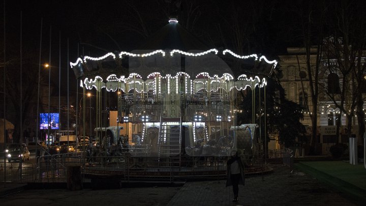 Târgul de Crăciun de pe strada 31 august este gata. Va fi inaugurat vineri la ora 18:00 (FOTOREPORT) 