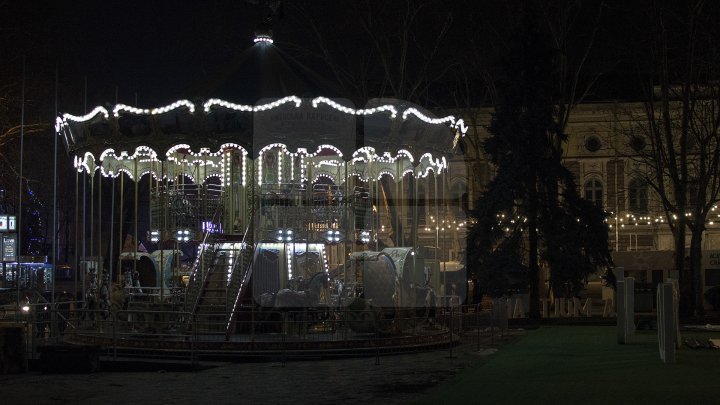 Feerie şi atmosferă de sărbătoare! Primul târg de Crăciun în stil european organizat la Chişinău va fi deschis astăzi (IMAGINI DE POVESTE)