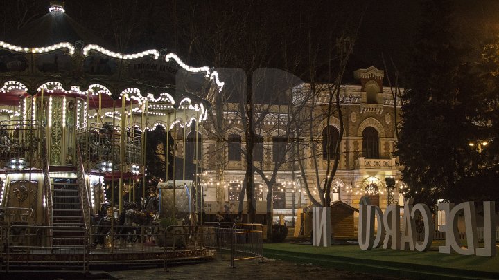 Feerie şi atmosferă de sărbătoare! Primul târg de Crăciun în stil european organizat la Chişinău va fi deschis astăzi (IMAGINI DE POVESTE)