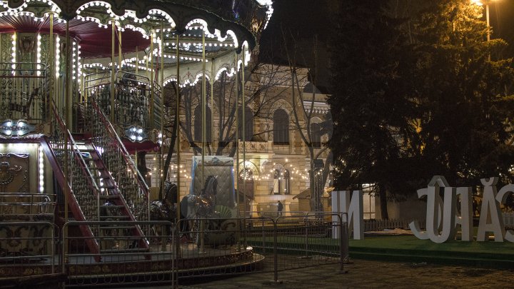 Feerie şi atmosferă de sărbătoare! Primul târg de Crăciun în stil european organizat la Chişinău va fi deschis astăzi (IMAGINI DE POVESTE)