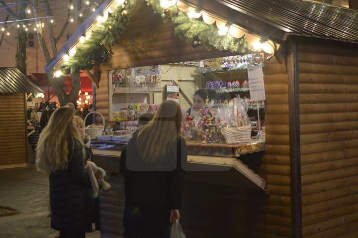 Atmosfera de poveste de pe 31 august a luat sfârşit! Tombolă cu premii și un concert grandios în ultima zi a Târgului Acasă de Crăciun