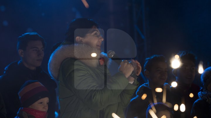 CAPITALA, GATA DE SĂRBĂTOARE. Luminițele din PMAN au fost aprinse