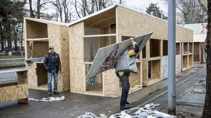 Feerie şi atmosferă de sărbătoare! Primul târg de Crăciun în stil european organizat la Chişinău va fi deschis astăzi (IMAGINI DE POVESTE)