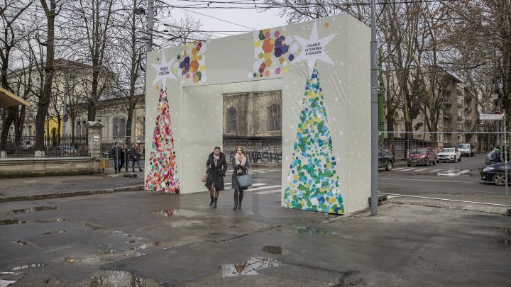 Feerie şi atmosferă de sărbătoare! Primul târg de Crăciun în stil european organizat la Chişinău va fi deschis astăzi (IMAGINI DE POVESTE)