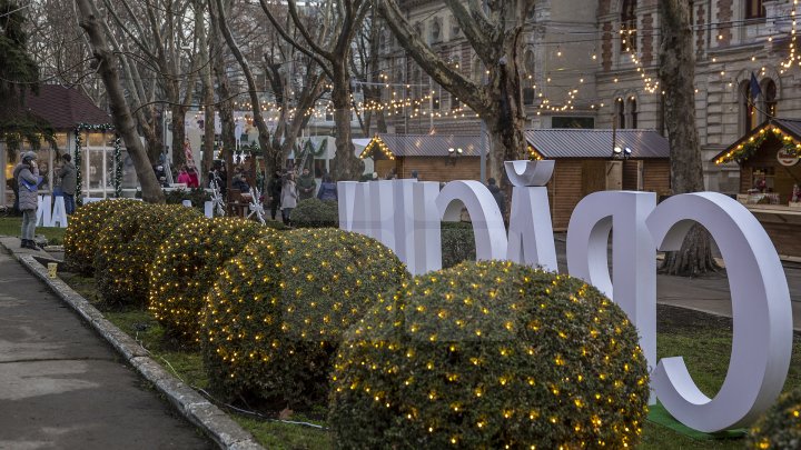 Târgul de Crăciun din Chişinău. Feerie de sărbătoare ca în oraşele europene (FOTO)