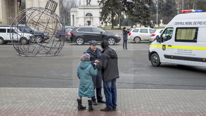 MĂSURI SPORITE DE SĂRBĂTORI. Trei mii de poliţişti vor asigura ordinea publică