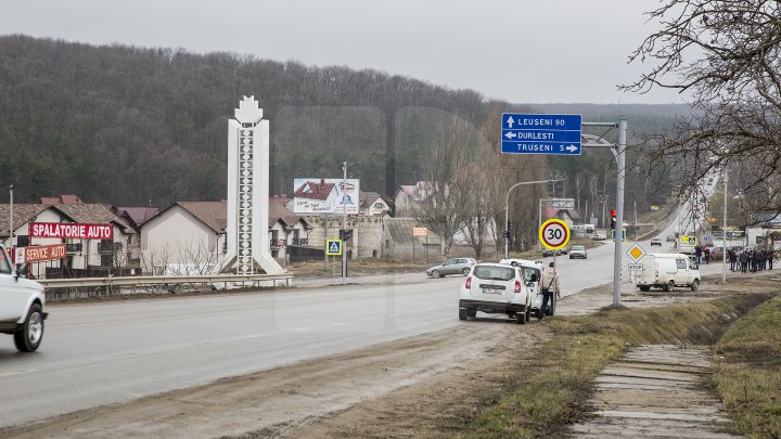 ATENȚIE ȘOFERI! Se modifică intersecţia de la şoseaua Balcani cu orașul Durleşti şi satul Dumbrava. Semafoarele noi sunt coordonate prin sistem GSM (FOTOREPORT)