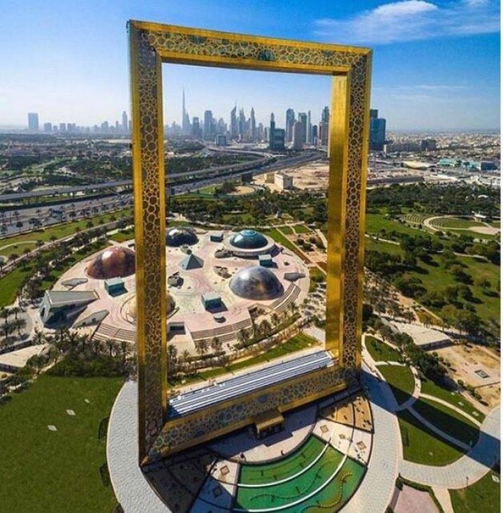 Un zgârie-nori de aur, noua atracţie turistică în Dubai (VIDEO/FOTO)