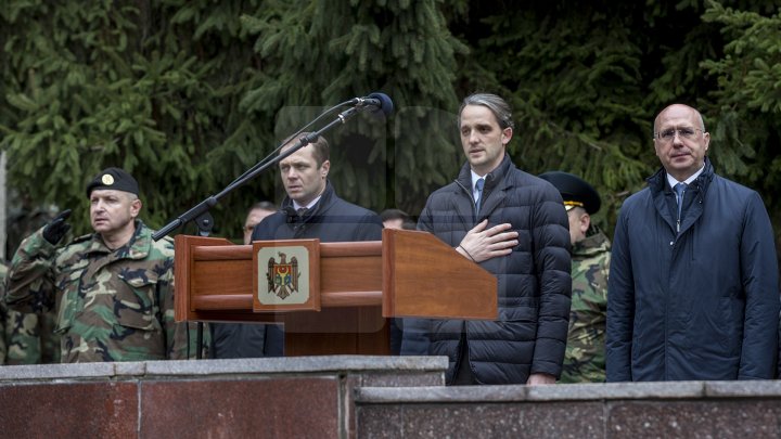 Al optulea contigent de militari moldoveni pleacă în Kosovo. Pavel Filip: E un motiv de mândrie pentru întreaga noastră societate (FOTO)