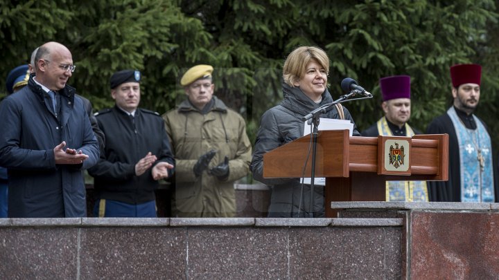 Al optulea contigent de militari moldoveni pleacă în Kosovo. Pavel Filip: E un motiv de mândrie pentru întreaga noastră societate (FOTO)