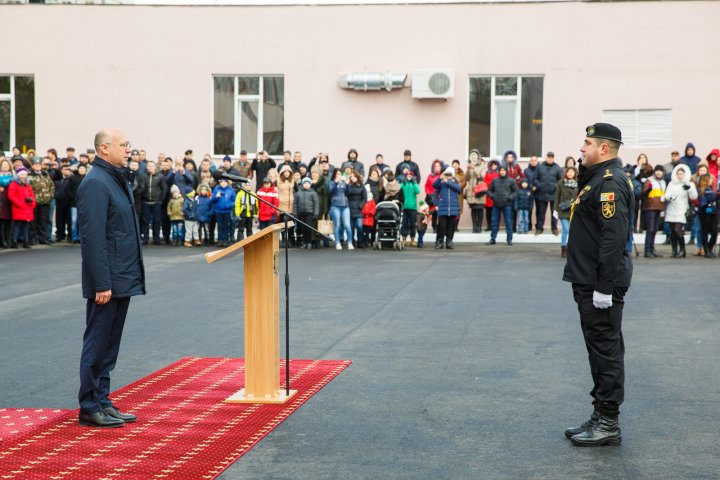 Premierul Pavel Filip a felicitat poliţiştii Brigăzii FULGER cu ocazia celei de-a 26-a aniversări (FOTO)