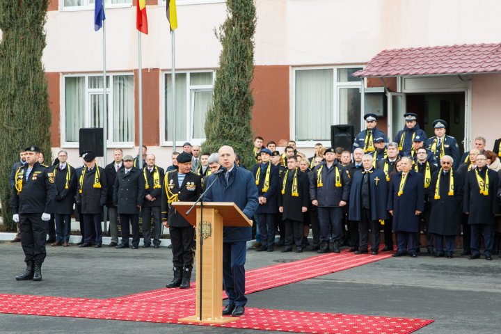 Premierul Pavel Filip a felicitat poliţiştii Brigăzii FULGER cu ocazia celei de-a 26-a aniversări (FOTO)