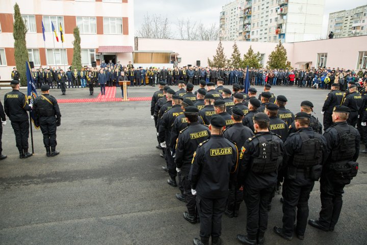 Premierul Pavel Filip a felicitat poliţiştii Brigăzii FULGER cu ocazia celei de-a 26-a aniversări (FOTO)