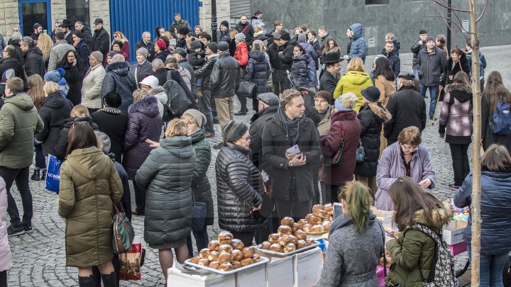 Sărbătoarea Luminii în Capitală. Comunitatea evreiască din Moldova a aprins prima lumânare de Hanukkah (FOTOREPORT)