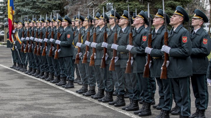 Al optulea contigent de militari moldoveni pleacă în Kosovo. Pavel Filip: E un motiv de mândrie pentru întreaga noastră societate (FOTO)