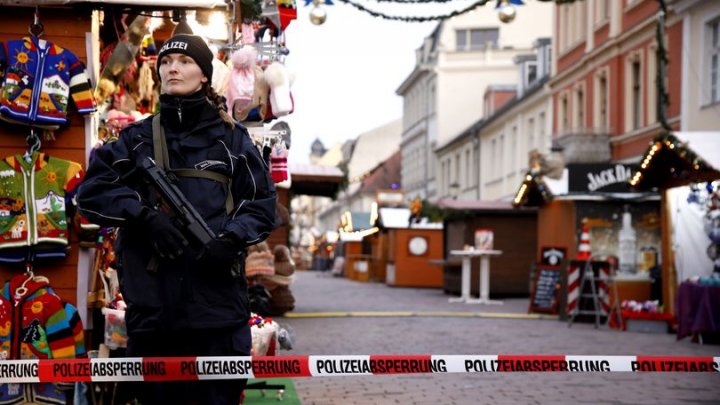 ALERTĂ FALSĂ în Germania. Târgul de Crăciun din Bonn a fost evacuat din cauza unor pachete suspecte