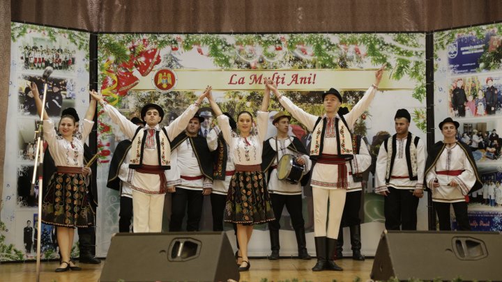 Atmosferă de sărbătoare! Angajaţii MAI au avut parte de un concert de suflet. MESAJUL ministrului Jizdan (FOTO)