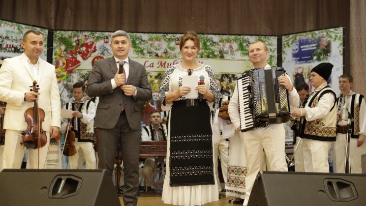 Atmosferă de sărbătoare! Angajaţii MAI au avut parte de un concert de suflet. MESAJUL ministrului Jizdan (FOTO)