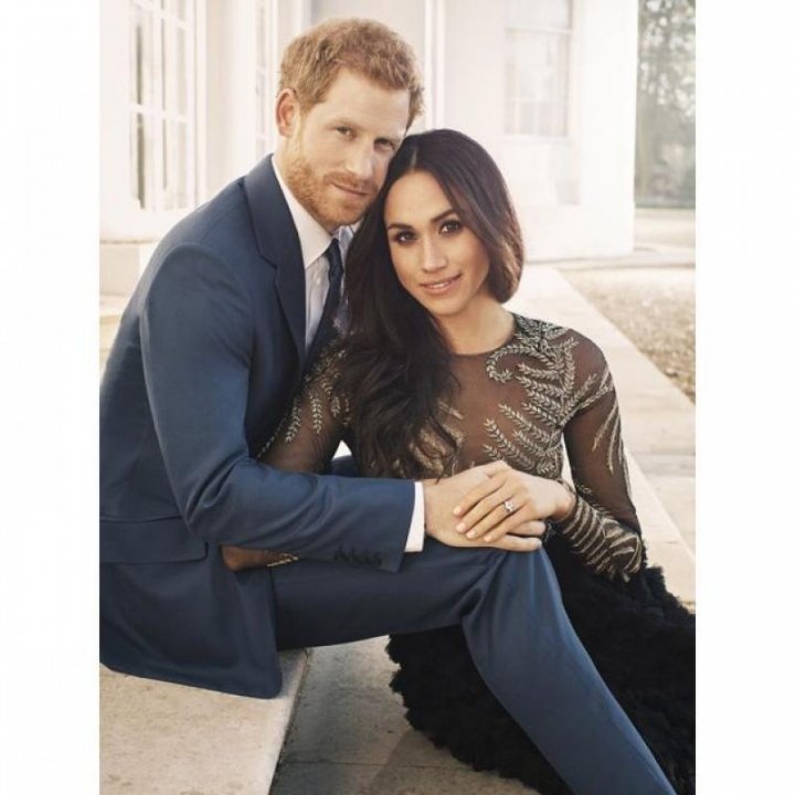 Prinţul Harry şi Meghan Markle au publicat fotografiile care marchează proaspăta logodnă (FOTO)