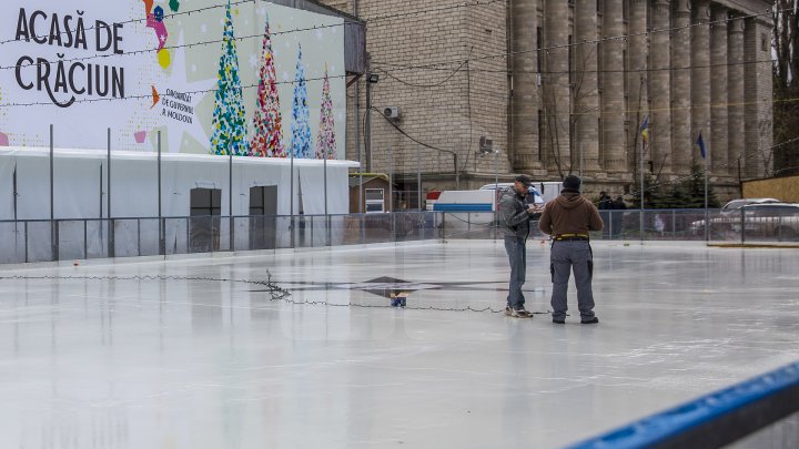 SPECTACULOS! Patinoarul de pe strada 31 august din Capitală, aproape gata. Cum arată (FOTOREPORT)