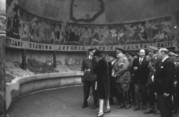 Regele Mihai I a murit. Prima vizită a monarhului la Chişinău în IMAGINI DE EPOCĂ (GALERIE FOTO)