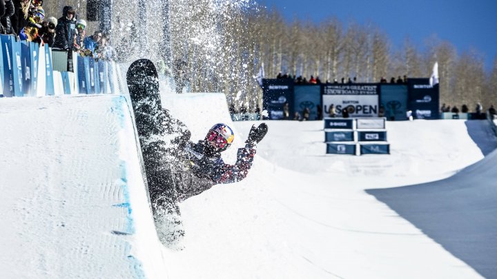 Japonezul Ayumu Hirano a câştigat proba de half-pipe din cadrul Cupei Mondiale de snowboard