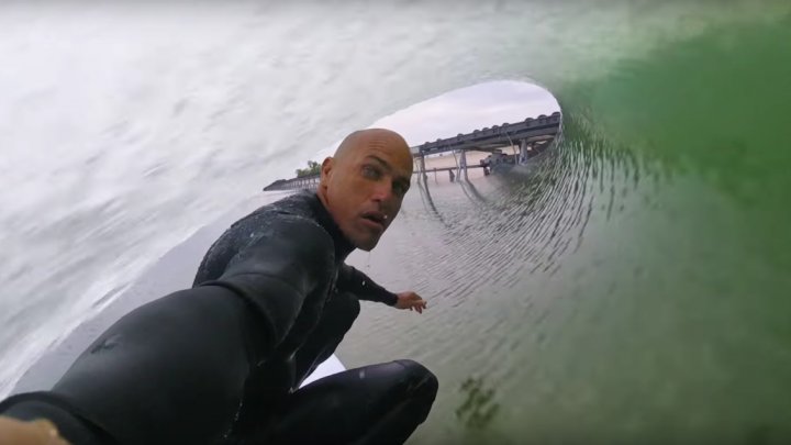 Kelly Slater a câştigat prima rundă a etapei din Hawaii