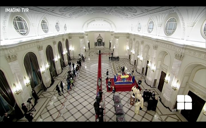 Funeraliile Regelui Mihai I. Sicriul a fost depus la București, la Palatul Regal (VIDEO)