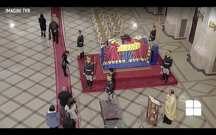 Funeraliile Regelui Mihai I. Porțile Palatului regal din București nu se închid în noaptea de joi spre vineri (LIVE VIDEO)